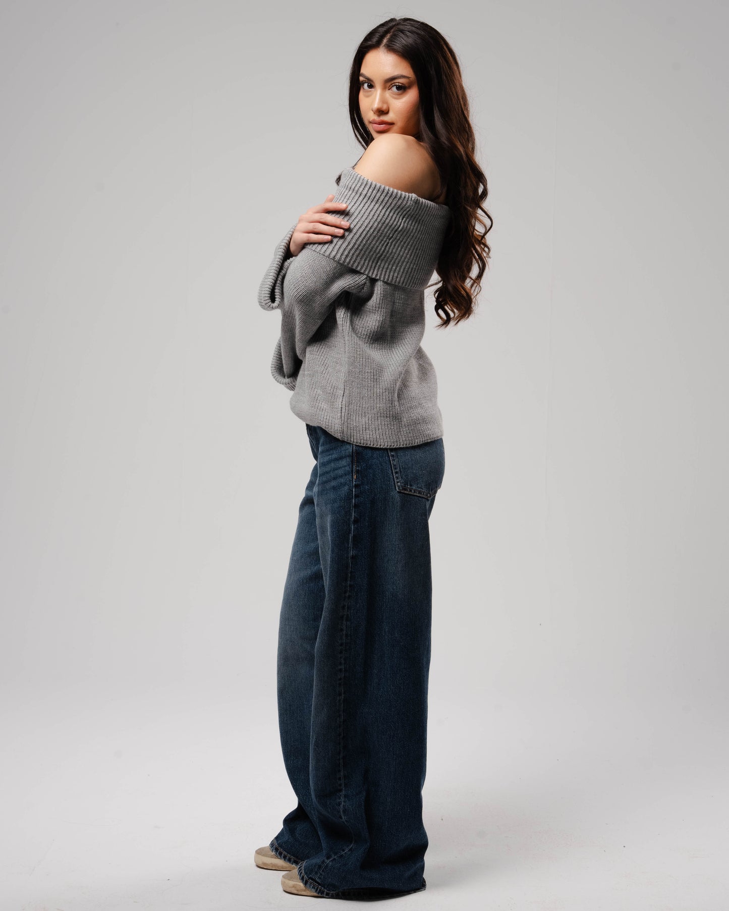 'Nuages' Off-Shoulder Top in Dark Gray