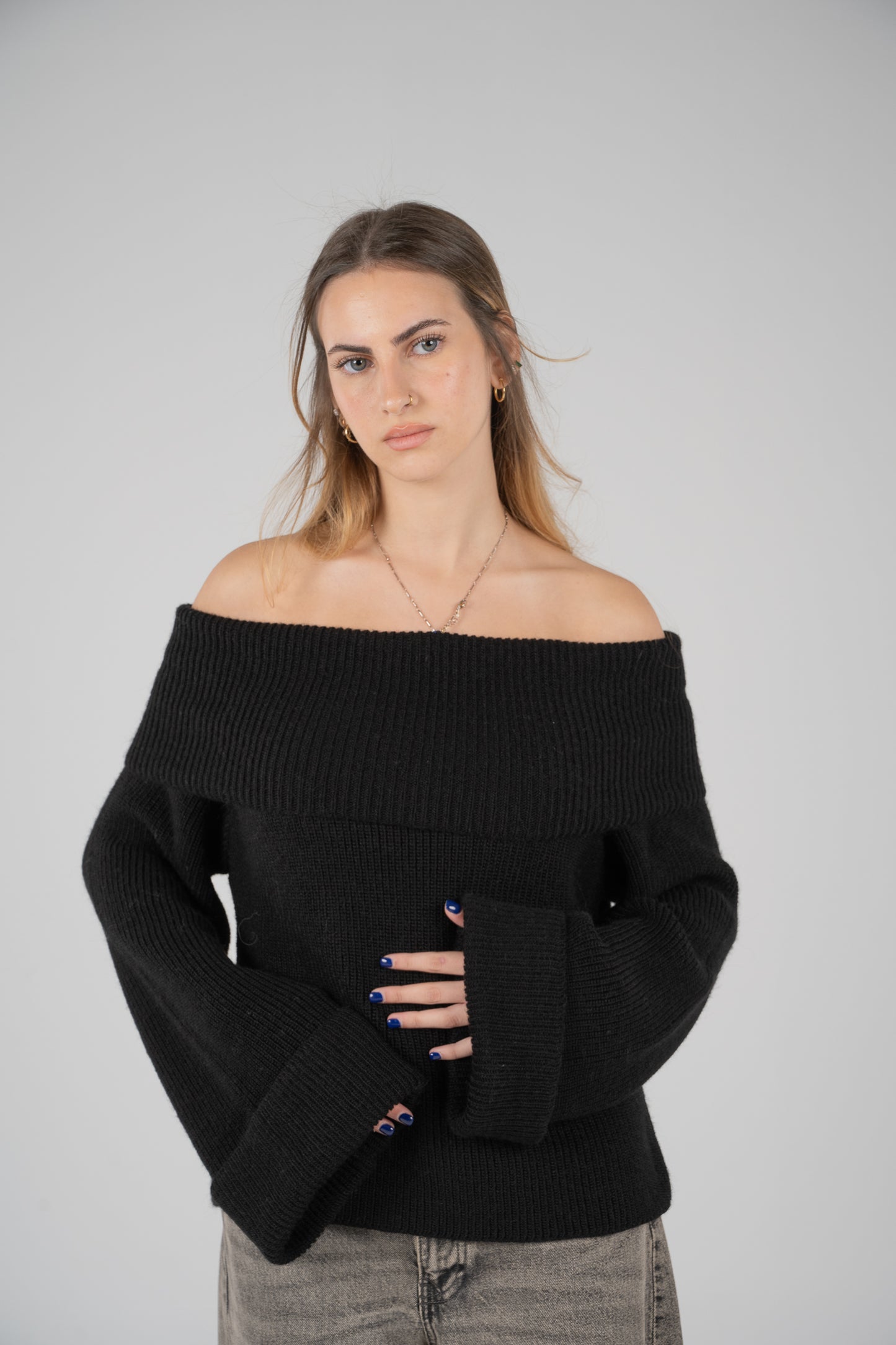 'Nuages' Off-Shoulder Top in Black